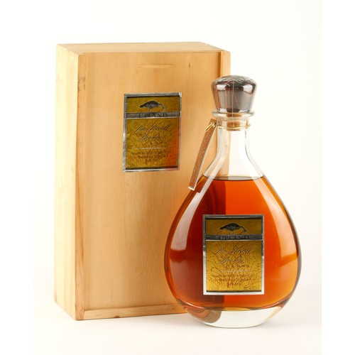 358 - A BOTTLE OF UPLAND 15 YEAR OLD LEONARDO XO