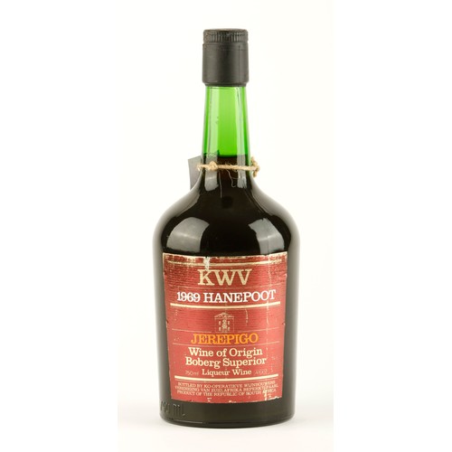 418 - A BOTTLE OF KWV MUSKAT HANEPOOT JEREPIGO 1969