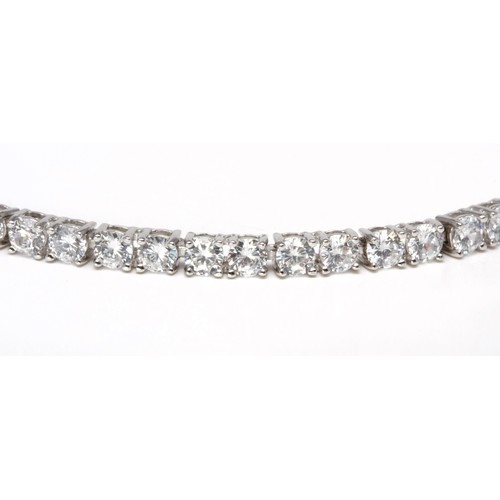 162 - A 9,03 CARAT DIAMOND TENNIS BRACELET