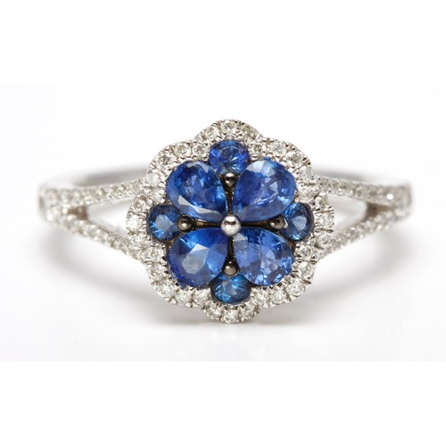 172 - A SAPPHIRE AND DIAMOND DRESS RING