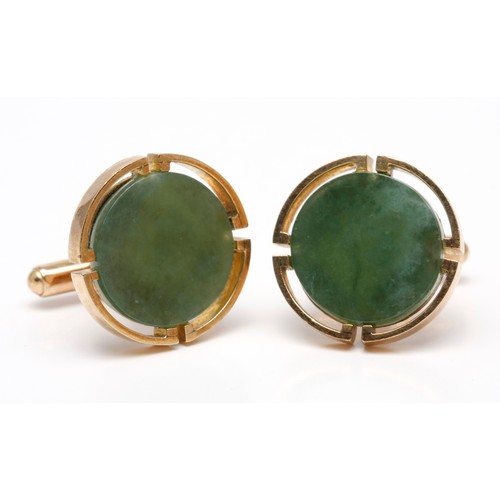 296 - A PAIR OF GENTLEMAN'S GOLD CUFFLINKS