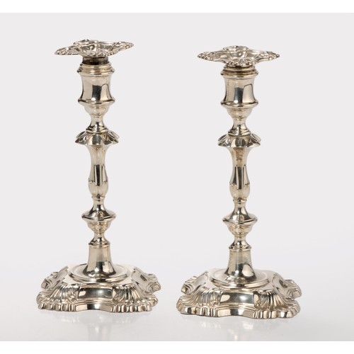 1062 - A PAIR OF EDWARD VII SILVER CANDLESTICKS, WILLIAM HUTTON AND SONS LTD, LONDON, 1905