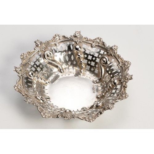 1051 - A VICTORIAN SILVER BON-BON DISH, WILLIAM NEALE, SHEFFIELD, 1898