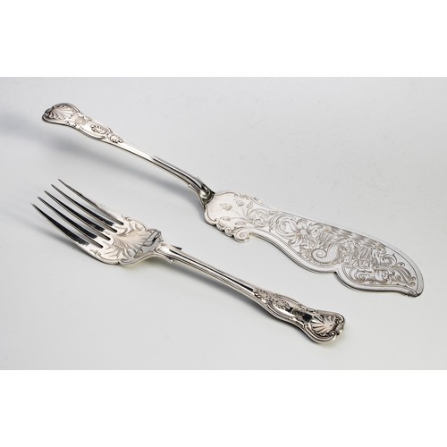 1039 - A PAIR OF VICTORIAN SILVER KINGS PATTERN FISH SERVERS, ELKINGTON AND CO, BIRMINGHAM, 1882