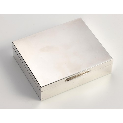 1084 - A GEORGE V SILVER CIGARETTE BOX, WILLIAM ADAMS LTD, BIRMINGHAM, 1935