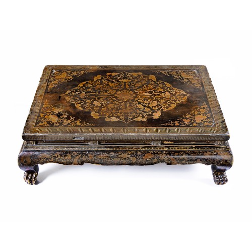 352 - A CHINESE GILT BLACK LACQUER LOW TABLE, KANG, QING DYNASTY, 1644- 1912, PROBABLY IMPERIAL