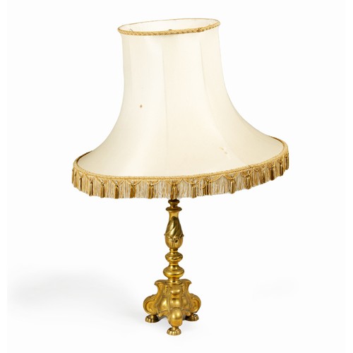 963 - A BRASS TABLE LAMP AND SHADE