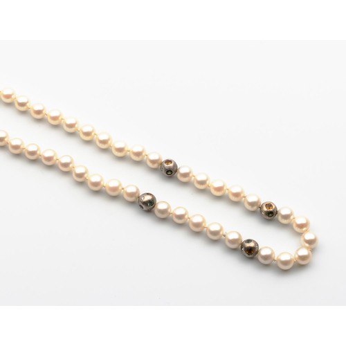 471 - A PEARL NECKLACE