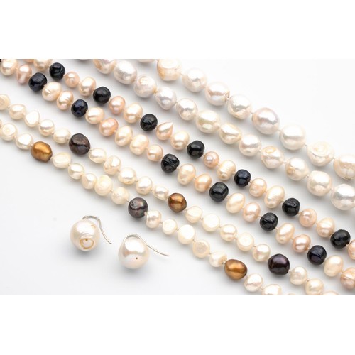 542 - A MISCELLANEOUS GROUP OF THREE PEARL NECKLACES