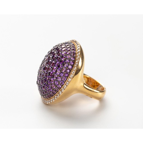 576 - AN AMETHYST AND DIAMOND RING