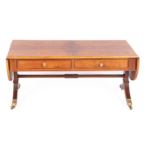 783 - AN OAK COFFEE TABLE, 20TH CENTURY