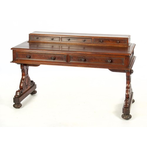 538 - A VICTORIAN MAHOGANY WRITING DESK