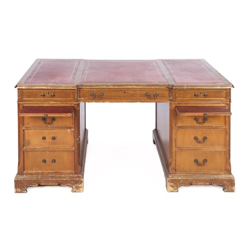 563 - A MAHOGANY PEDESTAL DESK, 20TH CENTURY