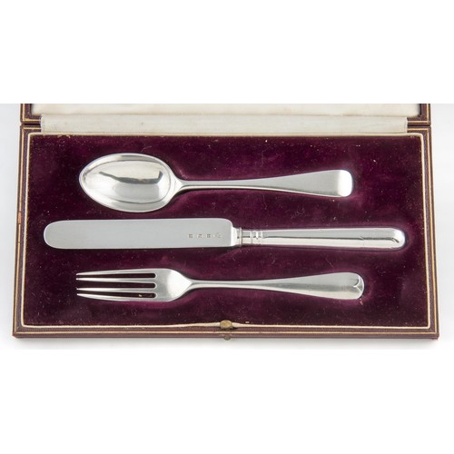 160 - PRESENTATION SET OF SILVER CUTLERY