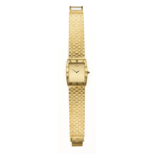 481 - A GOLD PIAGET WRISTWATCH