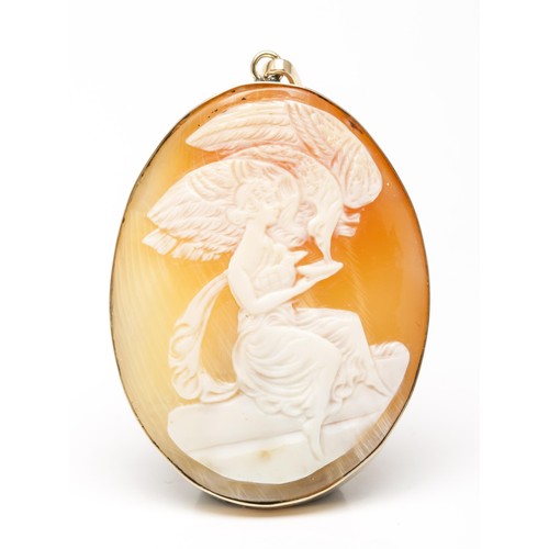 960 - A CAMEO PENDANT