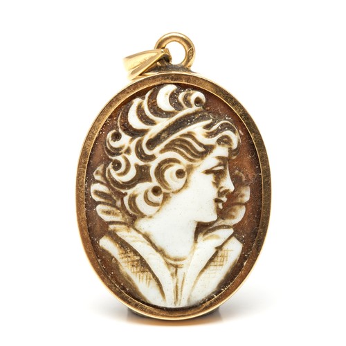 958 - A CAMEO PENDANT BROOCH