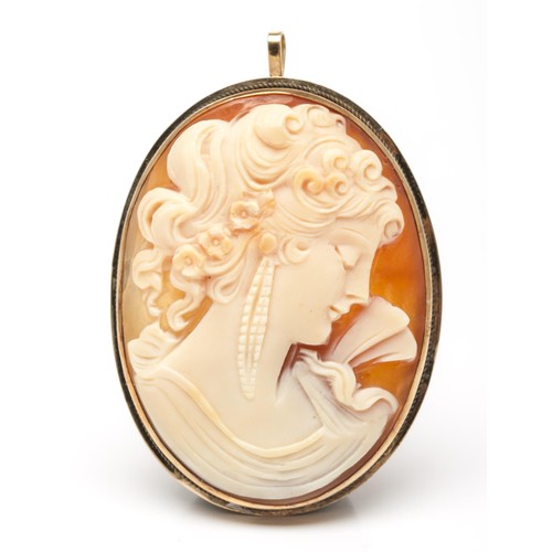 963 - A CAMEO PENDANT