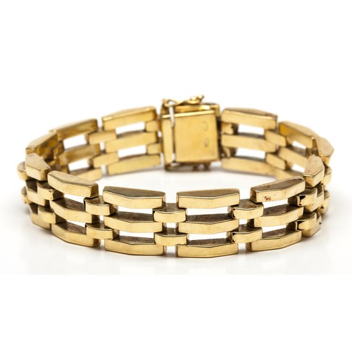 992 - A GOLD BRACELET