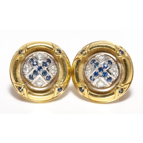 998 - A PAIR OF DIAMOND EARRINGS