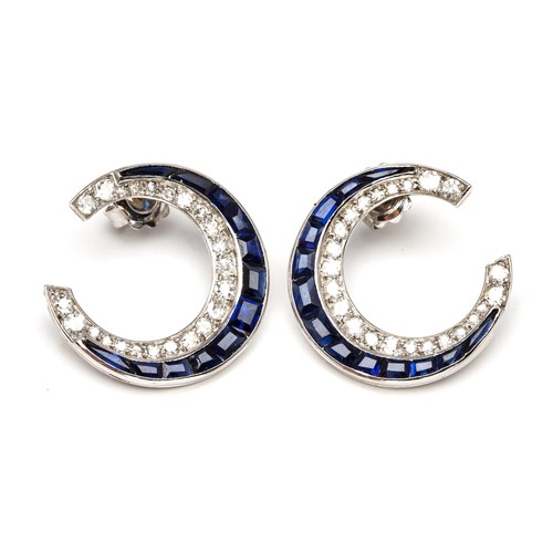 1005 - A PAIR OF SAPPHIRE AND DIAMOND EARRINGS