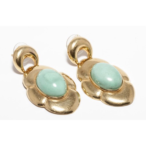 1008 - A PAIR OF TURQUOISE DROP EARRINGS, CIRCA 1960