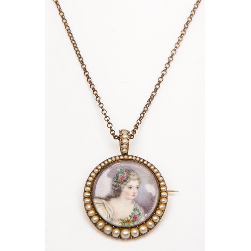 1022 - A GOLD PORTRAIT PENDANT