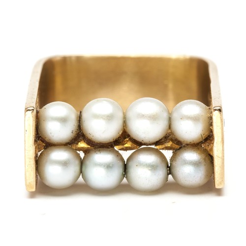 1050 - A PEARL RING, CIRCA 1970