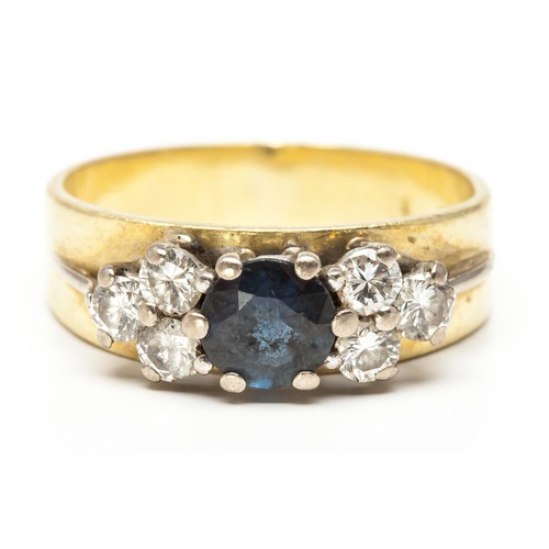 1065 - A SAPPHIRE AND DIAMOND RING