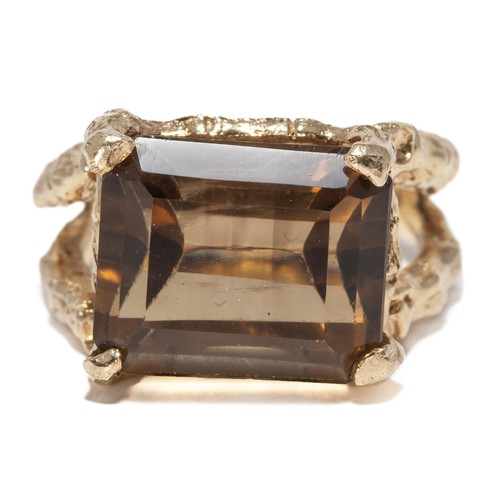 1070 - A SMOKEY TOPAZ DRESS RING, CIRCA 1970