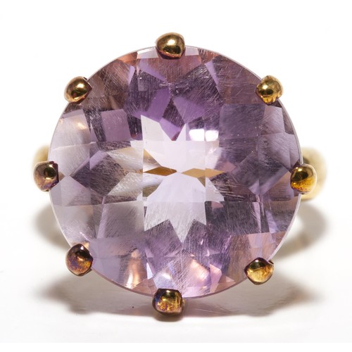 1078 - AN AMETHYST DRESS RING, CIRCA 1970