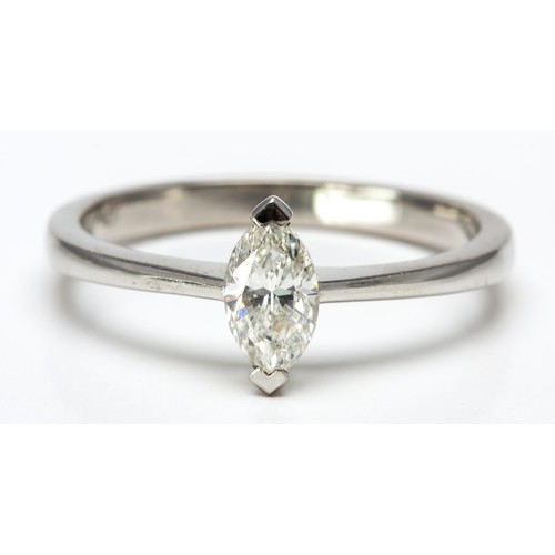 1082 - A DIAMOND SOLITARE RING, 0,48 CARATS