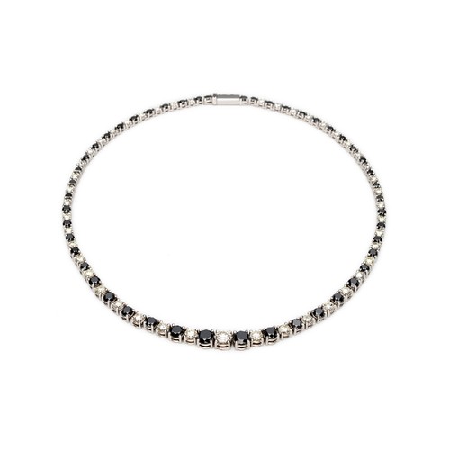 1033 - A BLACK AND WHITE DIAMOND SINGLE-LINE NECKLACE