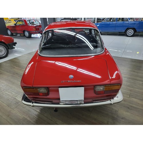 351 - AN ALFA ROMEO GTV JUNIOR DE LUX 1975 RHD