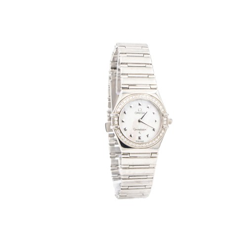 30 - A LADIES OMEGA WRISTWATCH