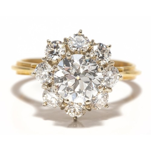 1097 - A DIAMOND CLUSTER RING 1,50 CARATS