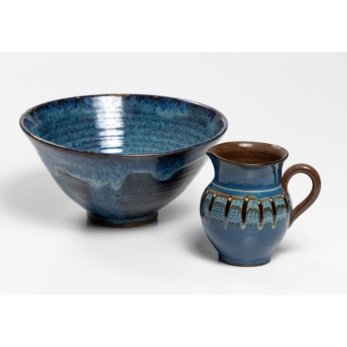 1039 - A HAND-THROWN STONEWARE BOWL