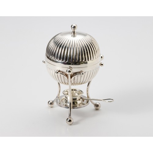 876 - AN EDWARD VII SILVER EGG CODDLER, MAPPIN AND WEBB, SHEFFIELD, 1901