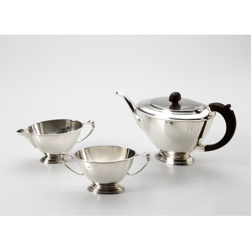 922 - A GEORGE VI SILVER THREE PIECE TEA SERVICE, WILLIAM SUCKLING LTD, BIRMINGHAM, 1941