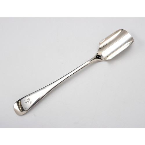 927 - AN ELIZABETH II SILVER OLD ENGLISH PATTERN SALT SHOVEL, WALKER AND HALL, SHEFFIELD, 1965