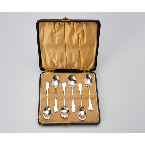 923 - A CASED SET OF GEORGE VI OLD ENGLISH PATTERN TEASPOONS, A J BAILEY, BIRMINGHAM, 1945