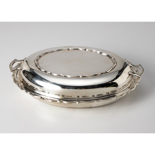 989 - AN ELECTROPLATE ENTREE DISH, ELKINGTON AND CO, BIRMINGHAM, 20TH CENTURY