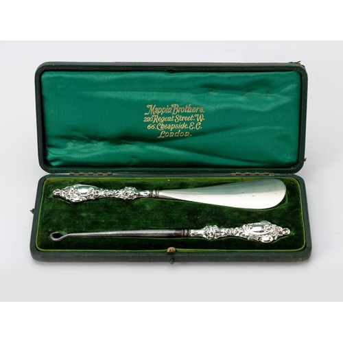 868 - A VICTORIAN SILVER SHOEHORN AND BUTTON HOOK, MAPPIN BROTHERS, BIRMINGHAM, 1898