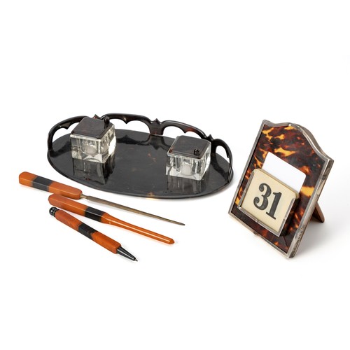 120 - A TORTOISESHELL DESK SET, PERCY JAMES FINCH, BIRMINGHAM, 1927