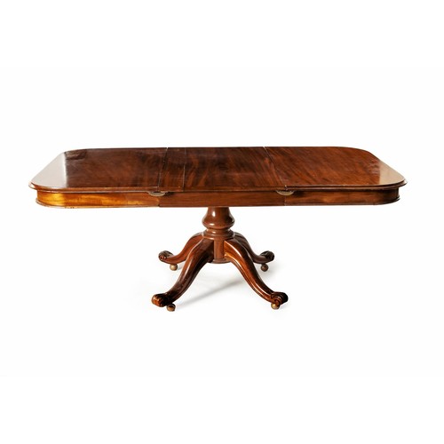 244 - A VICTORIAN MAHOGANY EXTENDING BREAKFAST TABLE