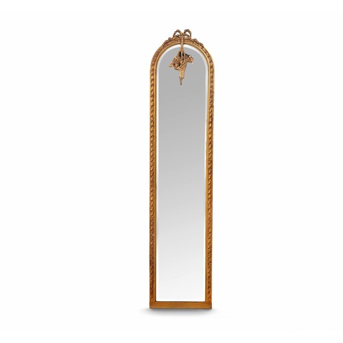 318 - A GILTWOOD MIRROR, MODERN