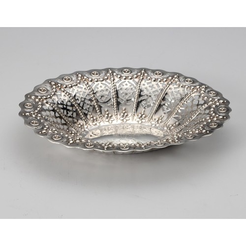 861 - A VICTORIAN SILVER BON-BON DISH, MARTIN, HALL AND CO, SHEFFIELD, 1891