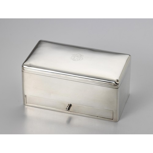 902 - A GEORGE V SILVER CIGAR BOX, STOKES AND IRELAND LTD, CHESTER, 1912