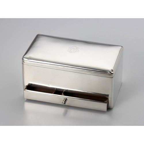 902 - A GEORGE V SILVER CIGAR BOX, STOKES AND IRELAND LTD, CHESTER, 1912