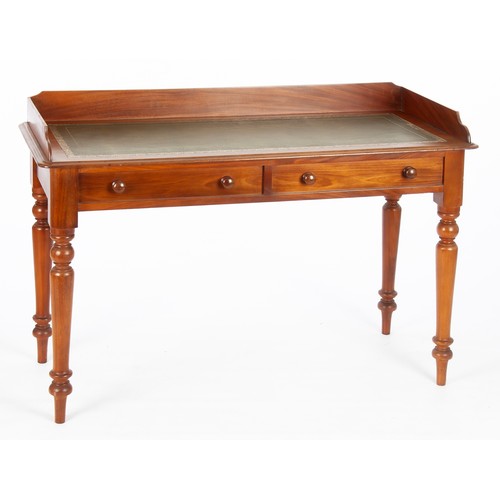 911 - A VICTORIAN-STYLE MAHOGHANY WRITING DESK